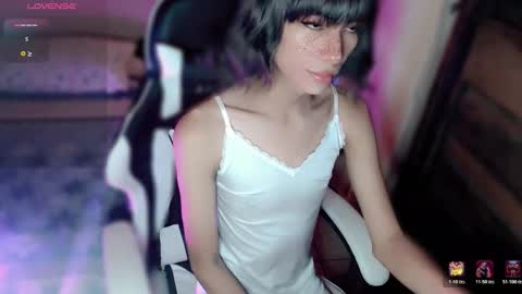 Snapshot of fineboii_rey18 chatting on 02/23/26, 06:44 fineboii_rey18 online show from 02/23/26, 06:44