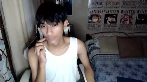 Snapshot of fineboii_rey18 chatting on 04/20/26, 08:17 fineboii_rey18 online show from 04/20/26, 08:17