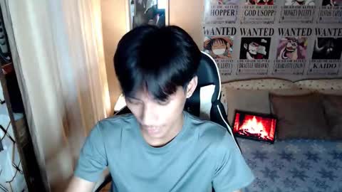Snapshot of fineboii_rey18 chatting on 04/27/26, 10:24 fineboii_rey18 online show from 04/27/26, 10:24