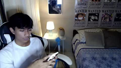 Snapshot of fineboii_rey18 chatting on 04/29/26, 05:30 fineboii_rey18 online show from 04/29/26, 05:30