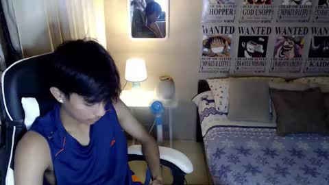Snapshot of fineboii_rey18 chatting on 04/30/26, 04:02 fineboii_rey18 online show from 04/30/26, 04:02