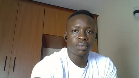 Snapshot of fineebony chatting on 01/18/26, 08:29 HOT AND SWEET online show from 01/18/26, 08:29