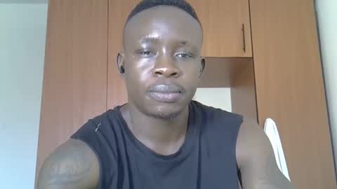 Snapshot of fineebony chatting on 01/19/26, 11:36 HOT AND SWEET online show from 01/19/26, 11:36