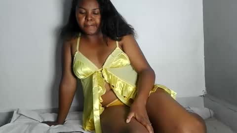 fiona_00 online show from 05/08/26, 05:51