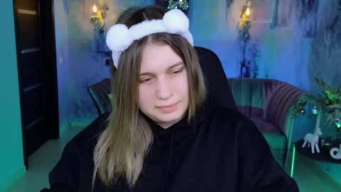 fiora online show from 01/04/25, 11:11