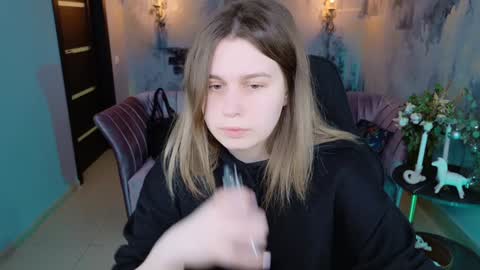 fiora online show from 01/16/25, 12:09