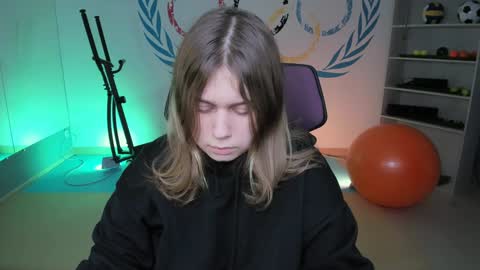 fiora online show from 01/23/25, 09:08