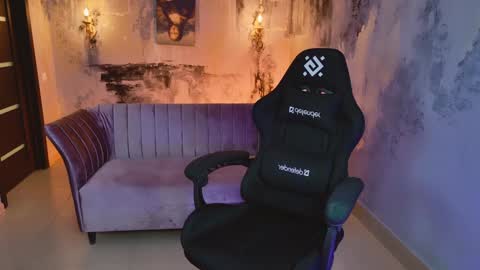 fiora online show from 02/02/25, 11:30