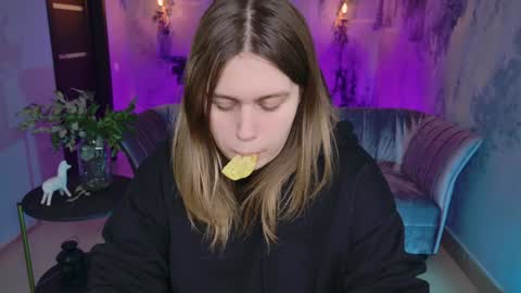 fiora online show from 02/07/25, 09:58