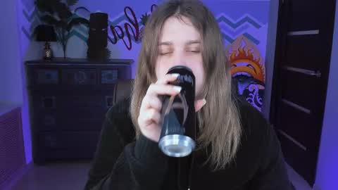 fiora online show from 03/07/25, 09:51