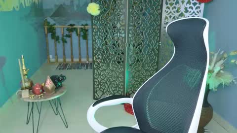 fiora online show from 03/08/25, 11:16