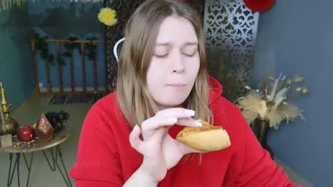 fiora online show from 03/09/25, 05:11