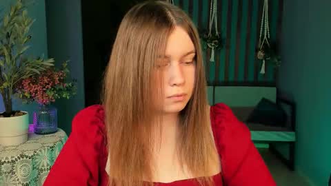 fiora online show from 09/26/25, 07:01