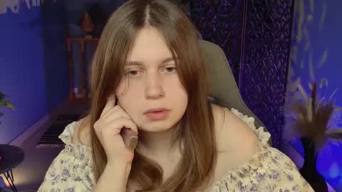 fiora online show from 10/04/25, 06:33