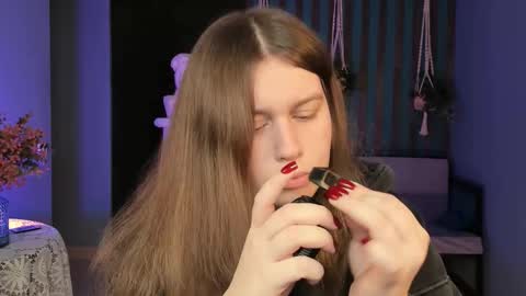 fiora online show from 10/10/25, 09:41