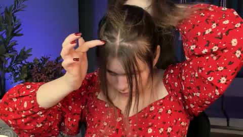 fiora online show from 10/12/25, 05:28