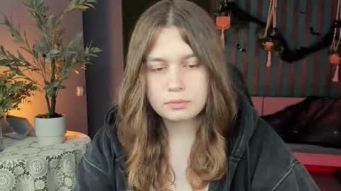 fiora online show from 10/23/25, 01:43