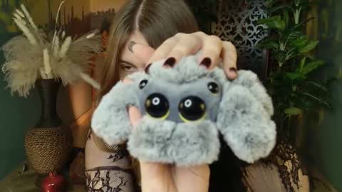 fiora online show from 11/21/25, 06:12