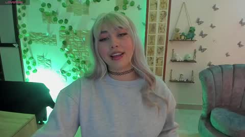 Snapshot of fiore_sanz chatting on 04/06/26, 03:04 online show from 04/06/26, 03:04