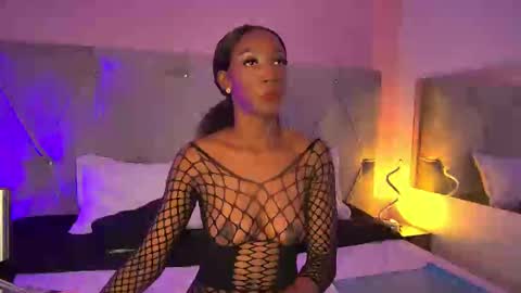 Snapshot of fiorelalenin chatting on 09/19/25, 04:18 Fiorela Lenin online show from 09/19/25, 04:18