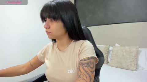 F I O R E L L A  online show from 11/18/25, 02:50