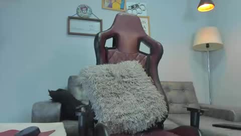 Snapshot of fire_boy69 chatting on 12/04/25, 01:53 fire_boy69 online show from 12/04/25, 01:53