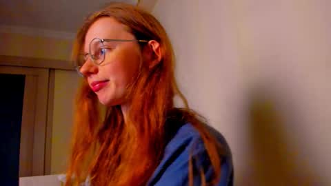 Snapshot of fire_luna chatting on 11/23/25, 05:02 fire_luna online show from 11/23/25, 05:02