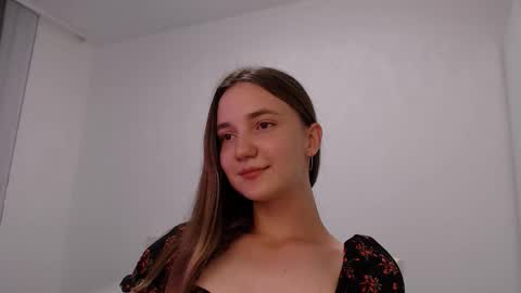 fireflies_fly_ online show from 09/13/25, 06:51