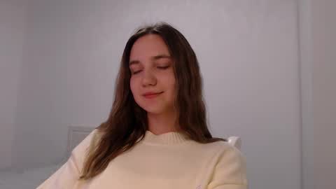 fireflies_fly_ online show from 09/23/25, 07:17