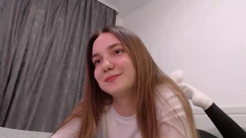 fireflies_fly_ online show from 11/27/25, 09:28