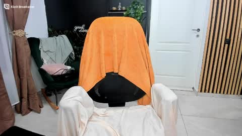 Snapshot of fireflowers_ chatting on 04/01/26, 09:12 Kallisy online show from 04/01/26, 09:12