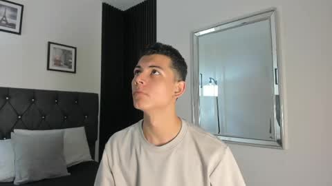 Nicolas online show from 05/18/26, 12:33