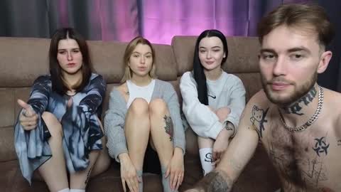 Snapshot of first_day_ chatting on 12/03/24, 01:54 ALICESTEVEVECTOR pvt open online show from 12/03/24, 01:54