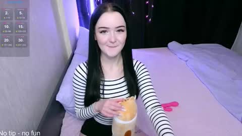 Snapshot of first_day_ chatting on 10/28/25, 07:05 ALICESTEVEVECTOR pvt open online show from 10/28/25, 07:05