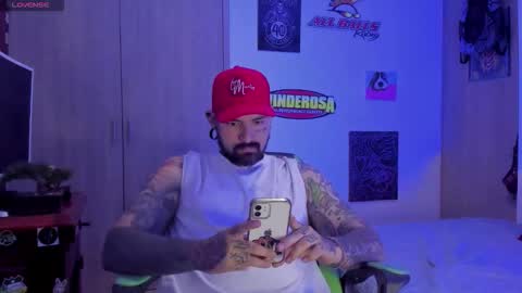 Snapshot of fisherrman666 chatting on 09/26/25, 01:20 fisherrman666 online show from 09/26/25, 01:20