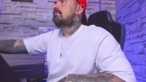 Snapshot of fisherrman666 chatting on 10/16/25, 01:06 fisherrman666 online show from 10/16/25, 01:06