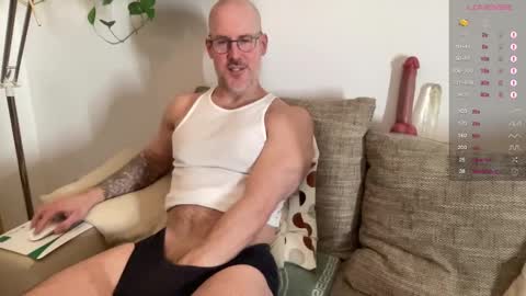 Snapshot of fit_rubinho chatting on 12/08/24, 04:28 Rubn online show from 12/08/24, 04:28