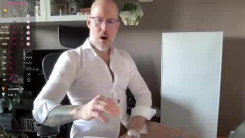 Snapshot of fit_rubinho chatting on 03/05/25, 08:54 Rubn online show from 03/05/25, 08:54