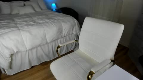 Jamie or Frisky  online show from 12/18/24, 10:35