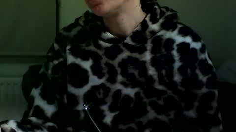 Snapshot of fitbut chatting on 02/04/25, 08:28 Fitbut online show from 02/04/25, 08:28