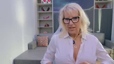 Snapshot of fitcougarcb chatting on 03/24/26, 06:35 Bianca online show from 03/24/26, 06:35