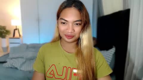 Snapshot of fitfemme_anna chatting on 03/15/26, 05:46 fitfemme_anna online show from 03/15/26, 05:46