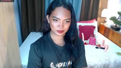 Snapshot of fitfemme_anna chatting on 04/22/26, 04:04 fitfemme_anna online show from 04/22/26, 04:04