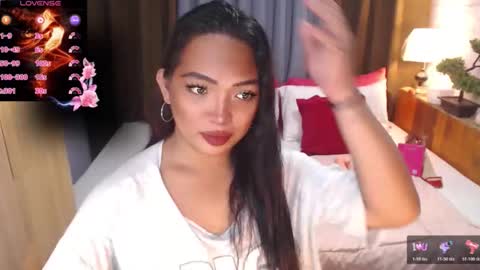 Snapshot of fitfemme_anna chatting on 04/23/26, 09:52 fitfemme_anna online show from 04/23/26, 09:52