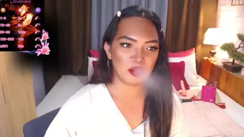 Snapshot of fitfemme_anna chatting on 04/23/26, 12:29 fitfemme_anna online show from 04/23/26, 12:29