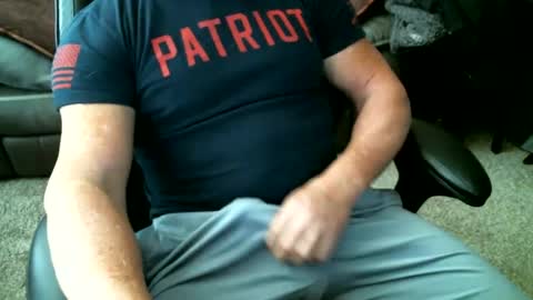 fitguy40 online show from 12/31/24, 07:07