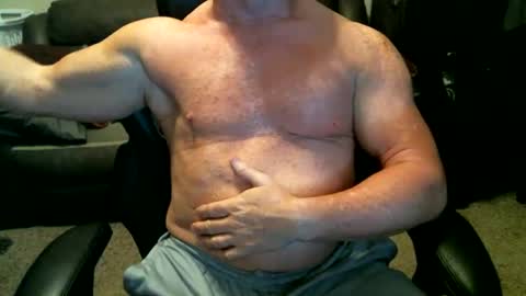 fitguy40 online show from 01/02/25, 04:20