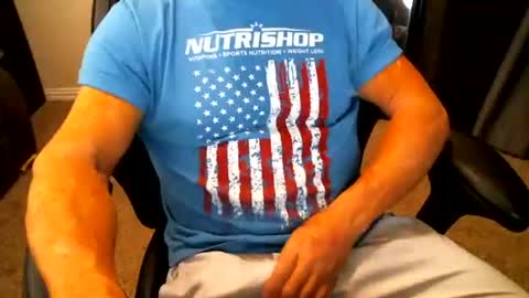 Snapshot of fitguy40 chatting on 03/11/26, 07:31 fitguy40 online show from 03/11/26, 07:31
