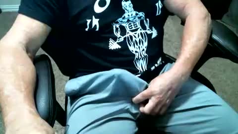 Snapshot of fitguy40 chatting on 07/26/26, 04:09 fitguy40 online show from 07/26/26, 04:09