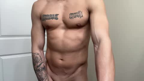 Snapshot of fithornyandtatted chatting on 01/20/25, 09:53 fithornyandtatted online show from 01/20/25, 09:53